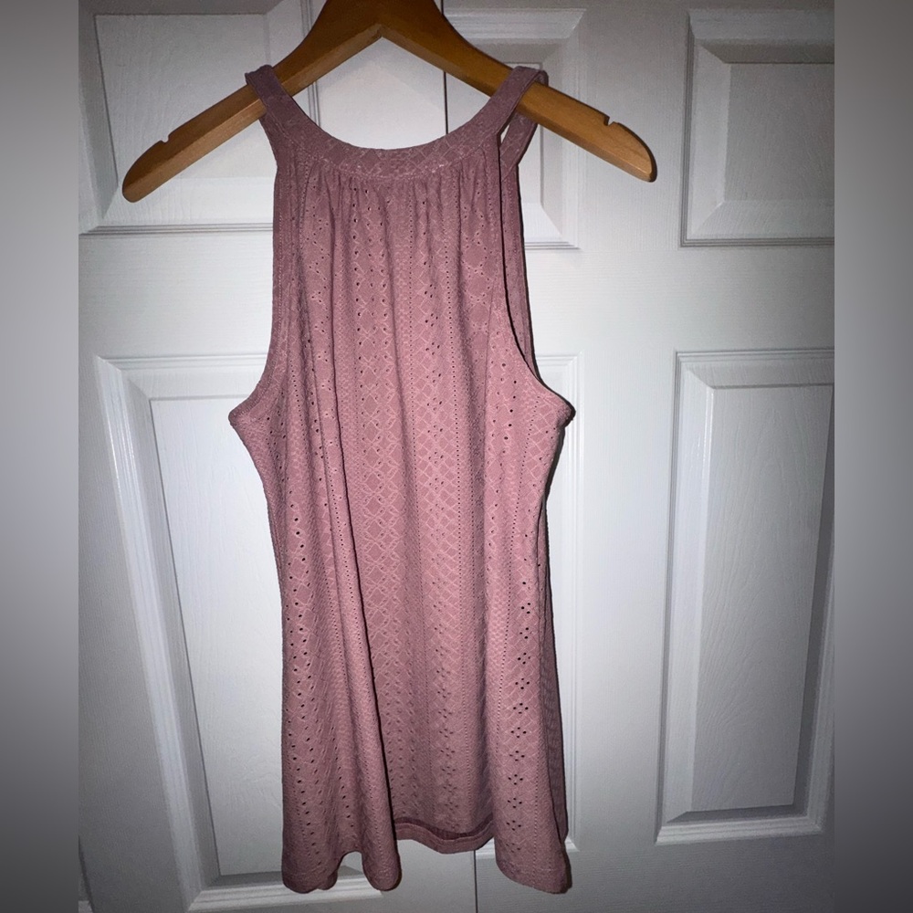 Pink Eyelet Textured Tank Top | Medium | Sleeveless Swing Fit - Picture 5 of 5